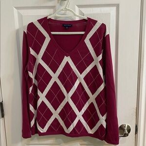 Tommy Hilfiger Cranberry White Argyle V Neck Sweater Women’s Size Large Fall